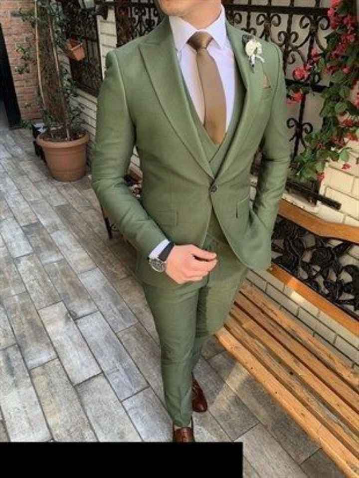 Inspo traje de novio en tono verde - 2