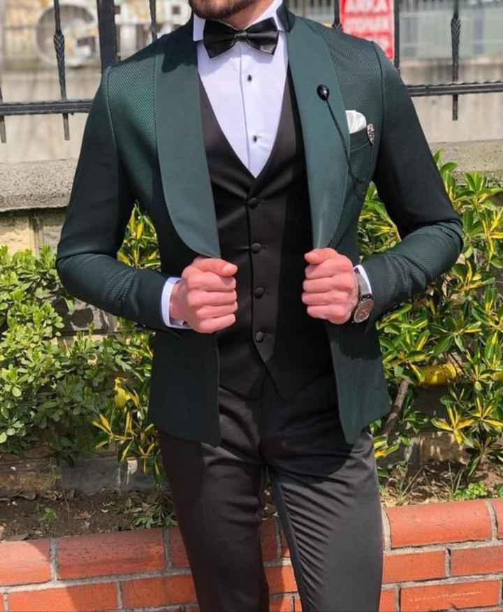 Inspo traje de novio en tono verde - 4