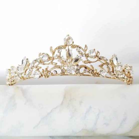 Tiaras en Dorado 💕 - 11