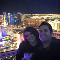 las vegas, en carro nos queda a 5 hrs por eso vamos seguido y por que no es nada caro cuando muchas 