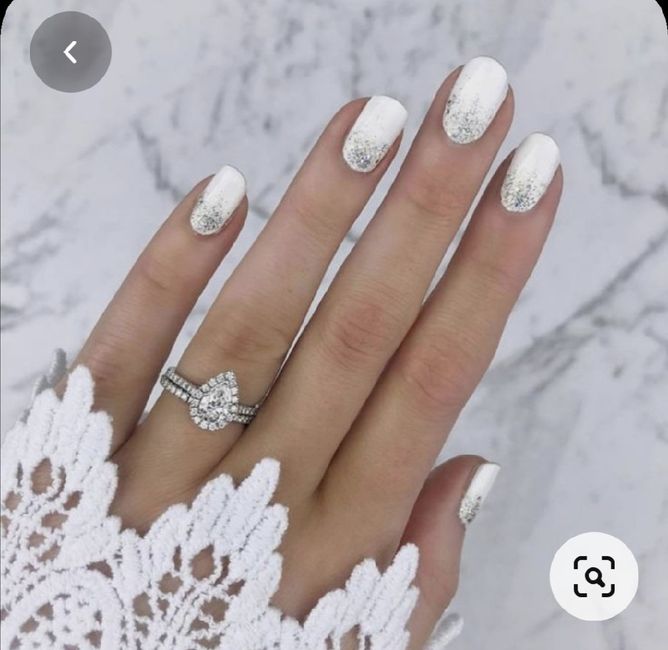 Uñas con tonos blancos 30