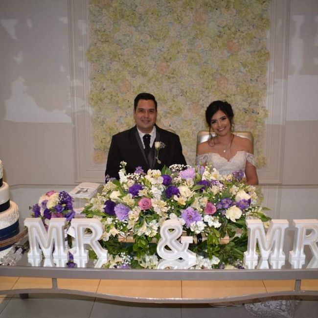 Letras en la mesa de los novios 15