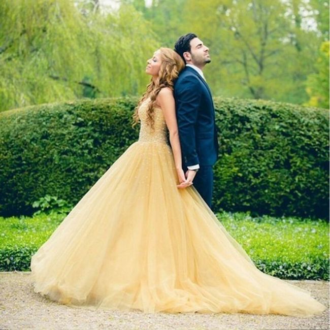 Vestidos de novia en tonos amarillos 💛🌈 2