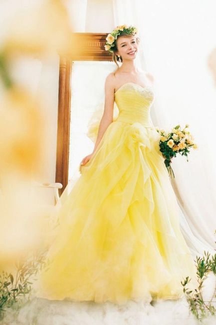 Vestidos de novia en tonos amarillos 💛🌈 5