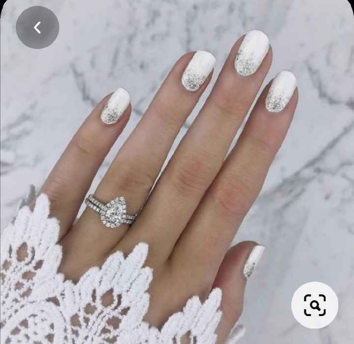 Uñas con tonos blancos - 1