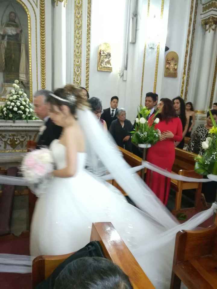 Entrando a la iglesia