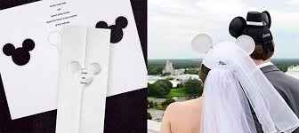 Invitaciones y sombreros 