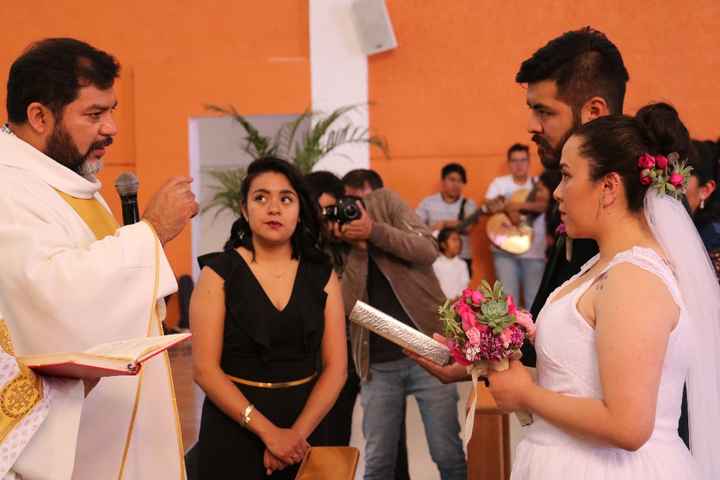 mi pequeña siendo madrina 