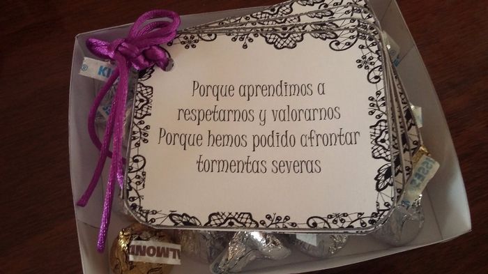 Invitacion y chocolates