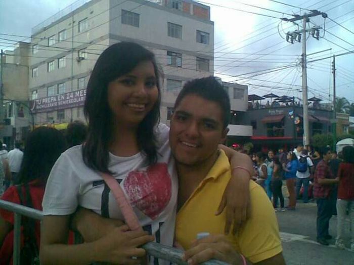 Sube una foto más antigua con tu pareja 28