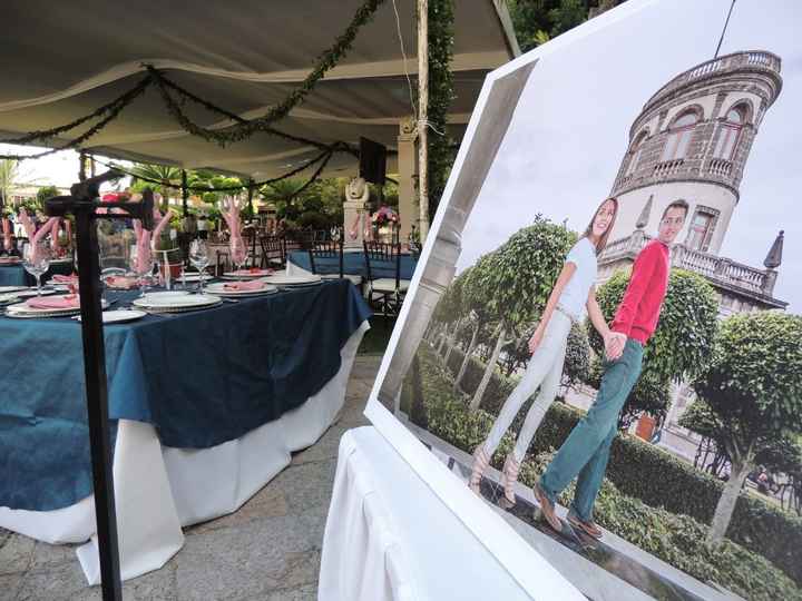 La mesa azul y nuestra foto de bienvenida