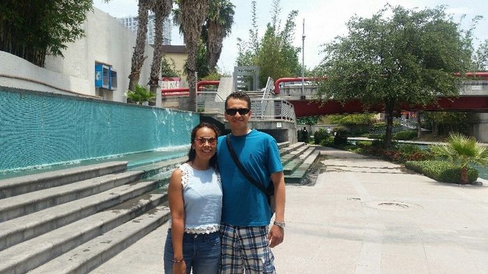 Fotos con su prometido.. - 1