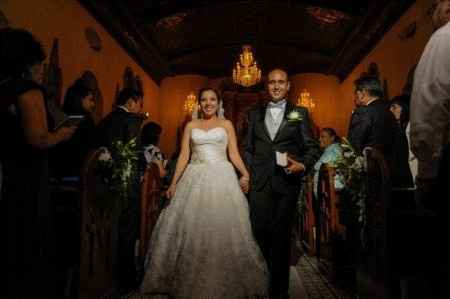 SALIENDO DE LA IGLESIA