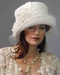 Novia con sombrero