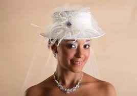 Novia con sombrero