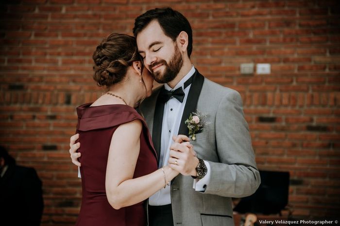 Fotos imprescindibles con tu mamá y suegra el día de la boda 📸👩‍👦👩‍👧 1