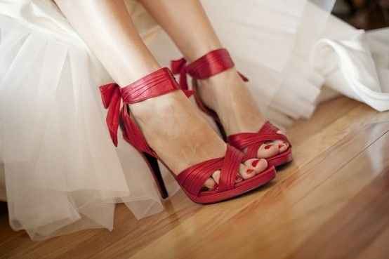 Usar las zapatillas rojas se verá mal? - 1