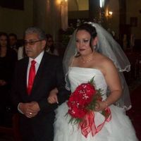 Mi papi y yo hacia el altar :')