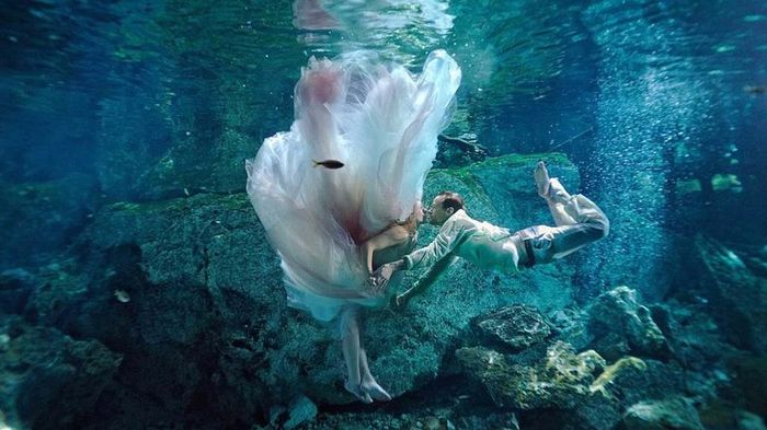 Underwater 02