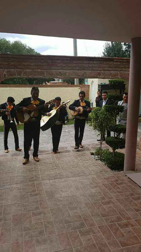 Mariachi sorpresa 🎺🎻 - 1