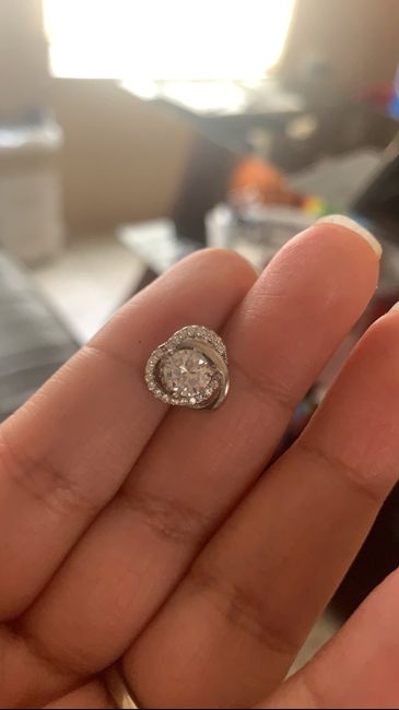 Simon dice: muestrenme sus aretes para el gran día 7