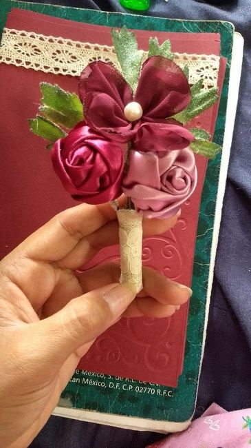 Botonier (boutonier) para mí fm - 1