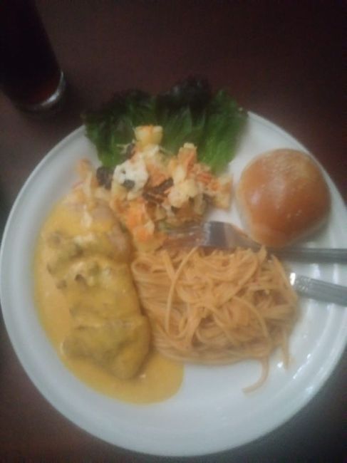 POLLO EN SALSA DE MORRON