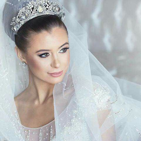  Peinados con tiaras 👰👑 - 8