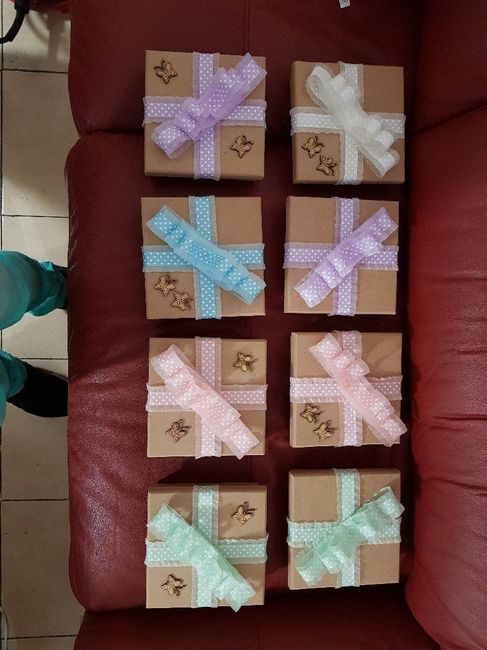 Detalle para madrinas y damas así como padrinos y caballeros de honor - 1
