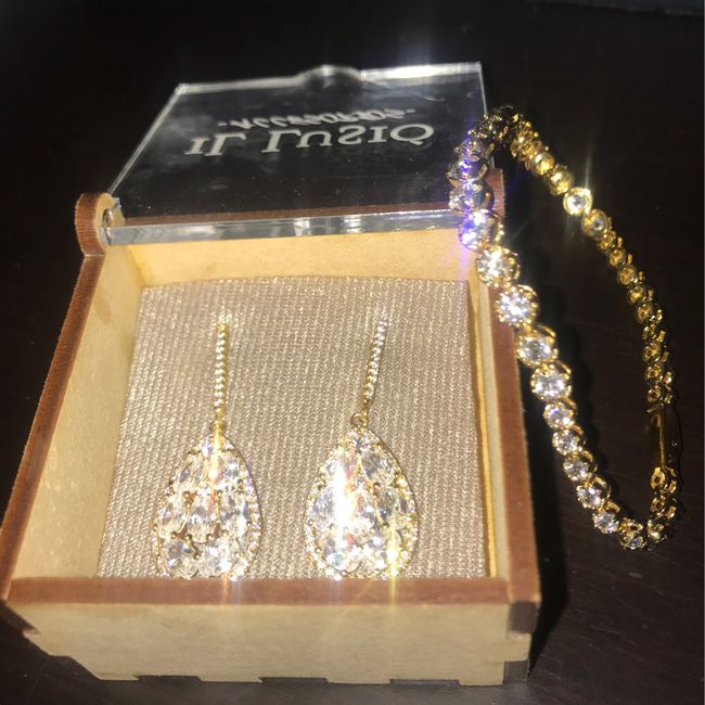 La tienda de accesorios: Aretes 1