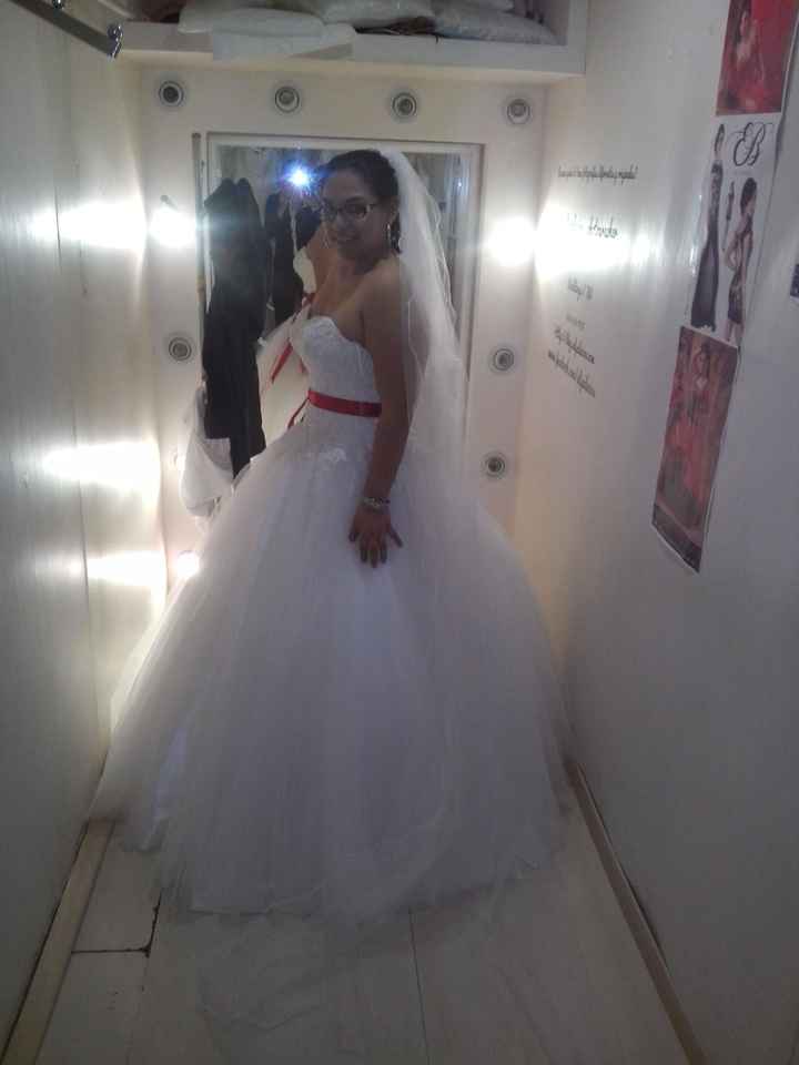 Mi vestido me encanta pero.... - 1
