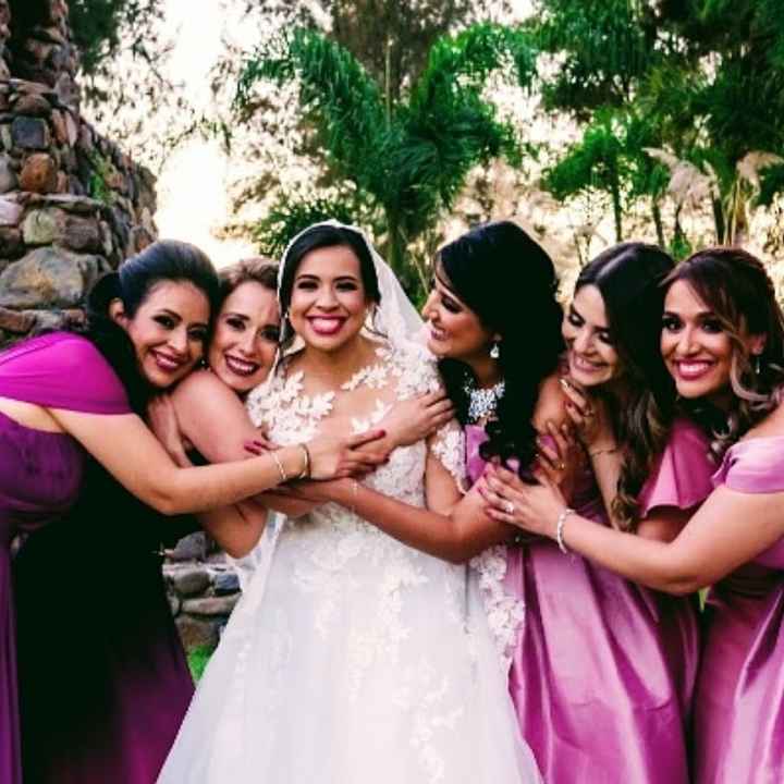 ¿El abrazo que no puede faltar en tu boda? - 1
