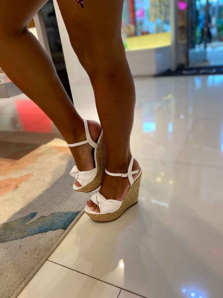 Qué tal estos zapatos? - 3