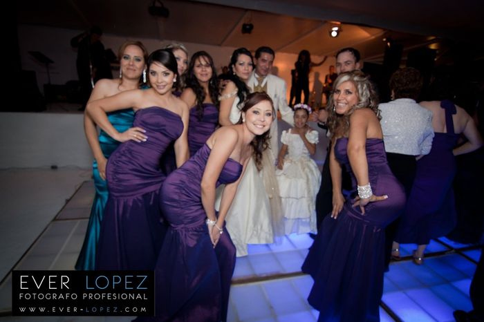 ALGO ASI PARA MIS DAMAS DE HONOR 