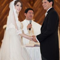 novios en el altar