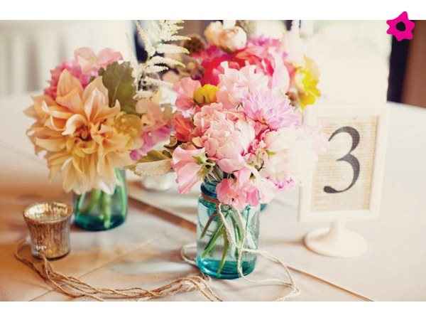 Centros de mesa con color