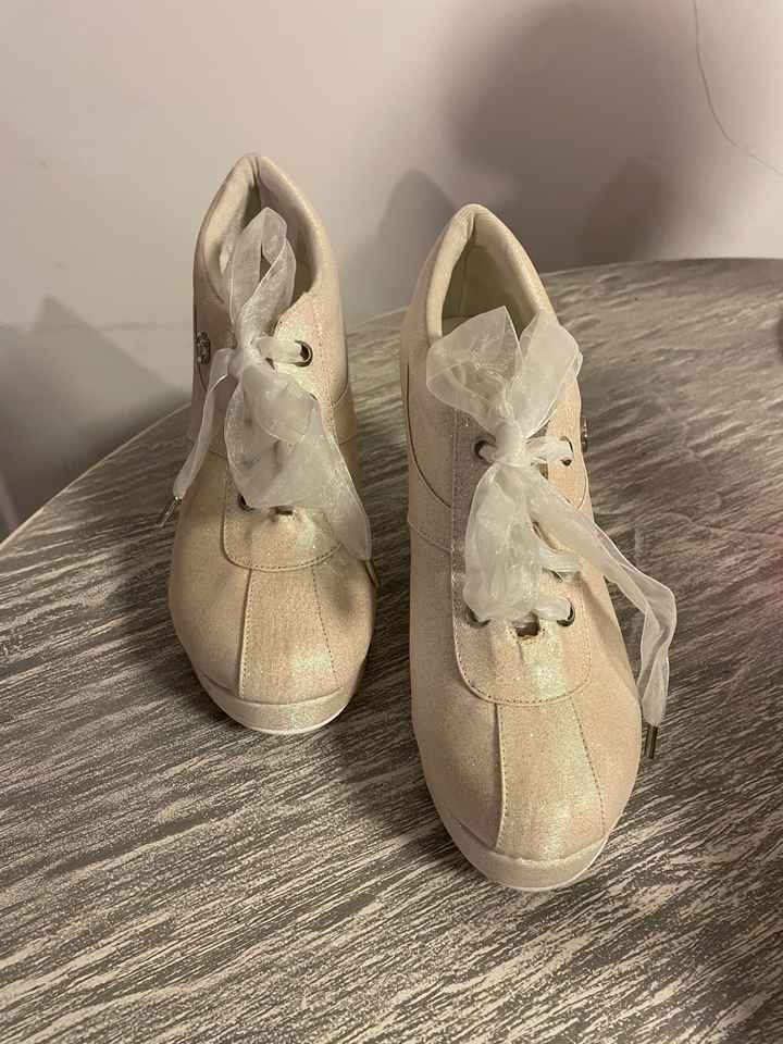 Mis tenis para la boda - 1