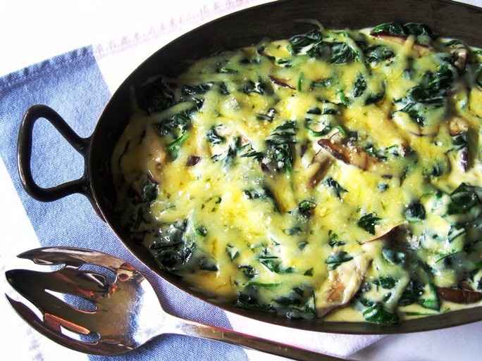 Espinacas gratinadas con salsa blanca