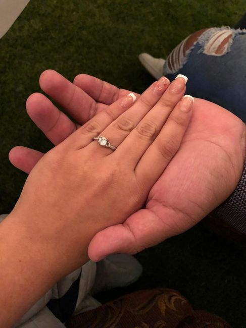 📸 Publica una foto mostrando su anillo de compromiso o alianza de boda 12
