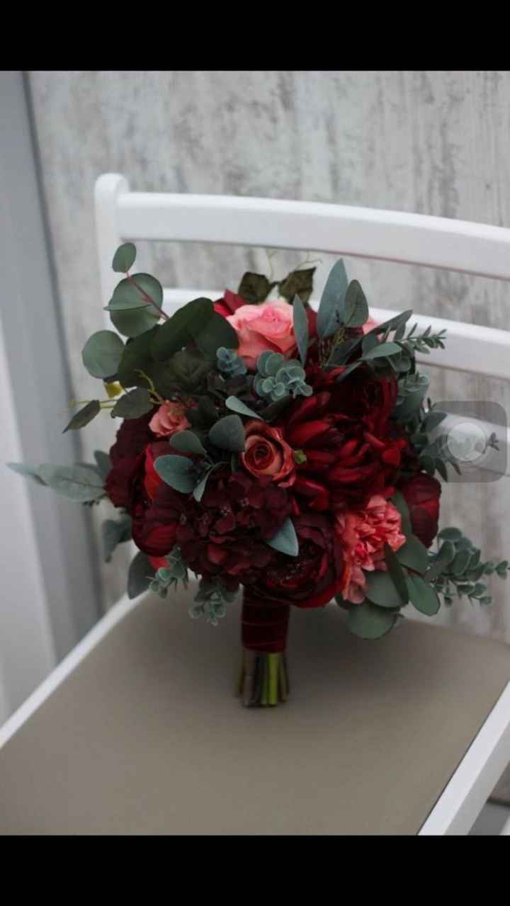 Ramos en tonos oscuros 💐🖤 - 4