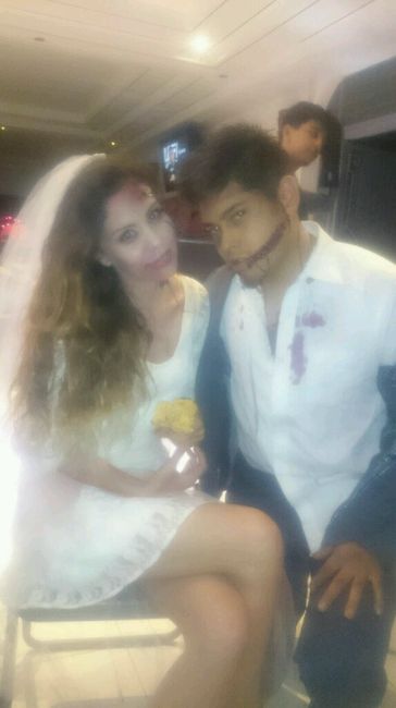 Noche de brujas: novios zombis - 2
