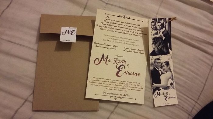 Entregando invitaciones...