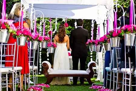 La ceremonia es y debe ser la parte más importante de tu matrimonio, sin ella simplemente estarías o