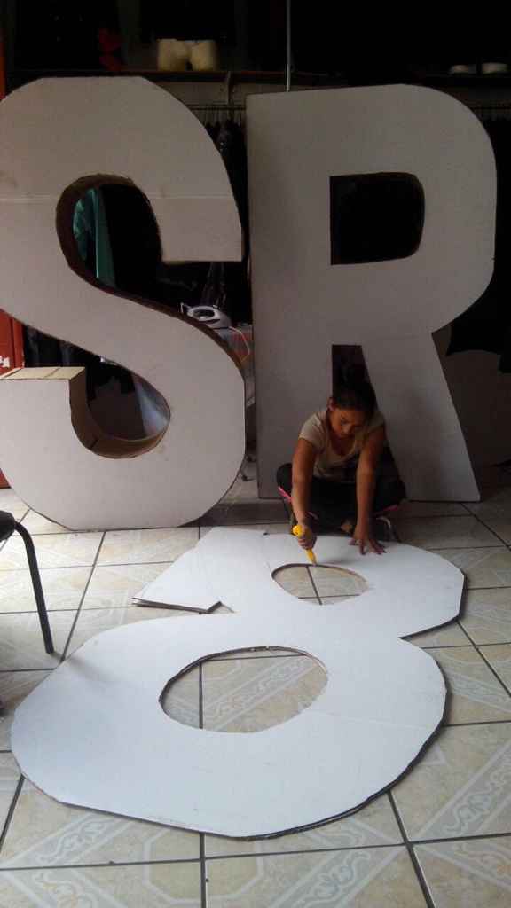 Letras gigantes - 1