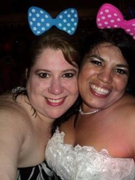 con diademas