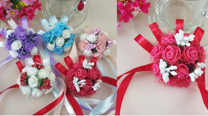 Pulseras con flores damas de honor 1