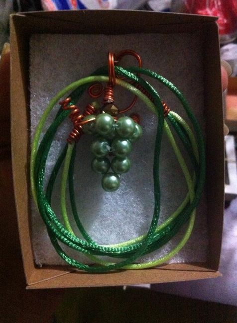 collares de uvas