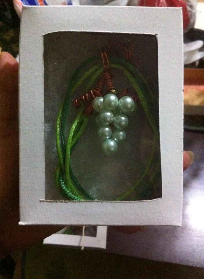 collar de uvas