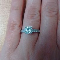 Presuman sus anillos de compromiso nenas! - 1