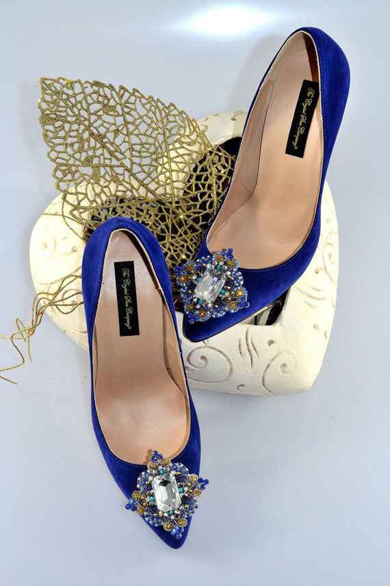 Hola!! Estoy muy tentada a seleccionar zapatos azules para el día de la boda, que opinan?? algo de e